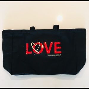 Victoria’s Secret LOVE large bag. #VictoriaSecret